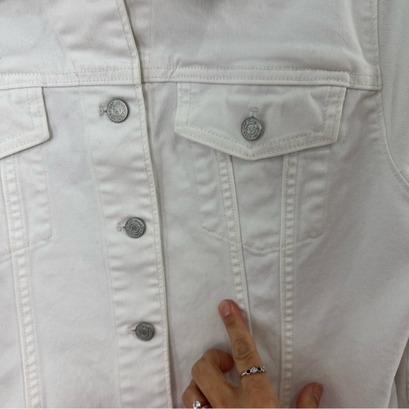 Gap White Jean Jacket Size XL; Silver Buttons and Snaps - Picture 6 of 14